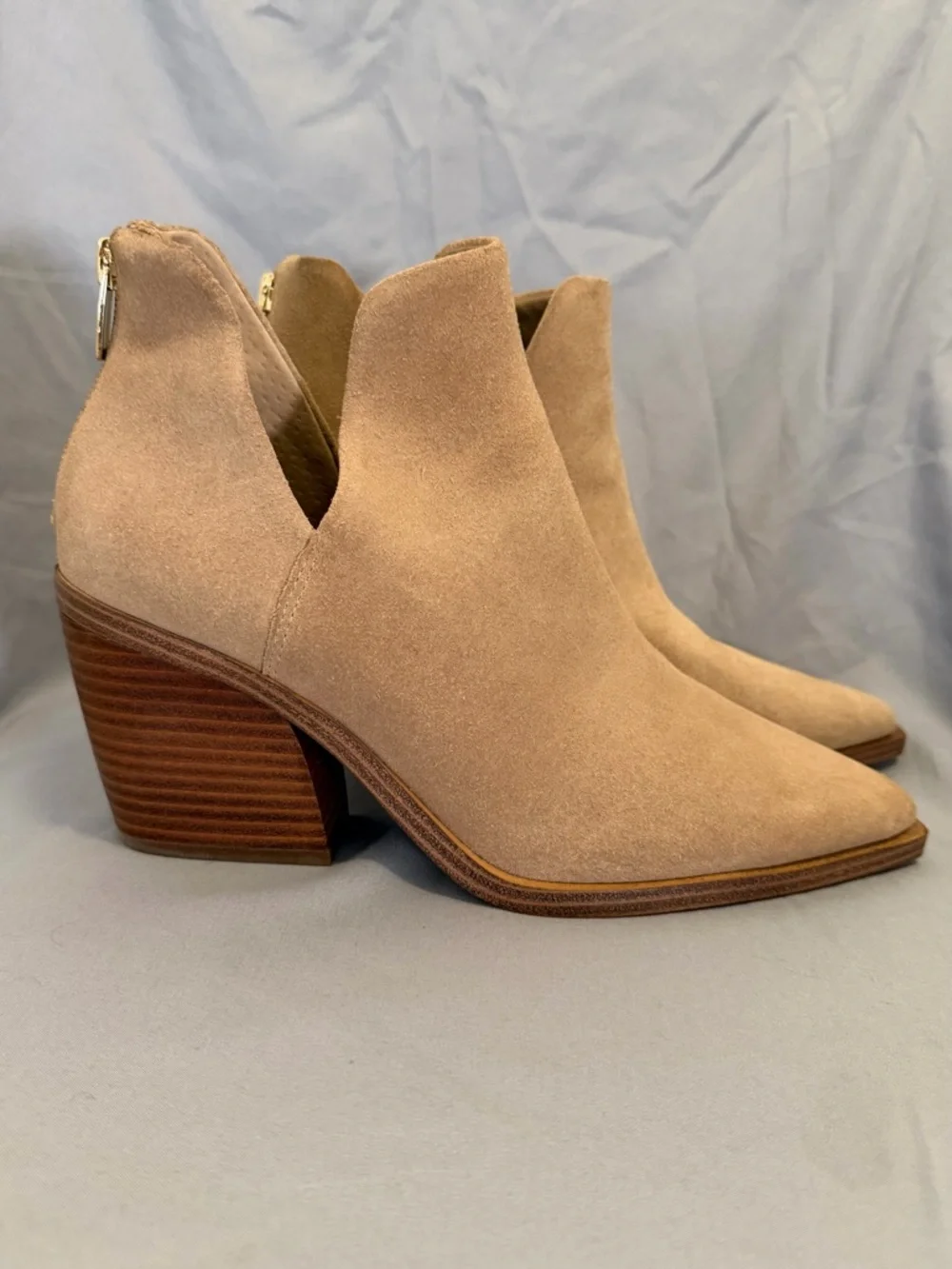 Vince Camuto “Gigietta” Suede Ankle Boots – Neutral Tan | Size 9.5M